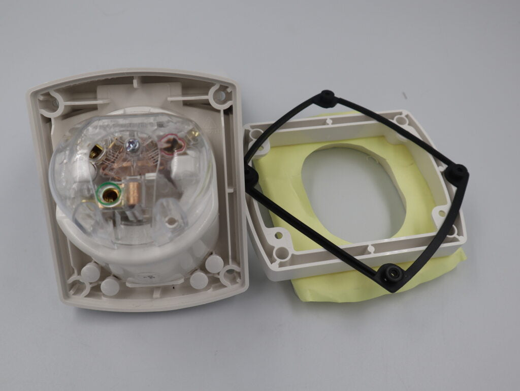 Clipsal (New) White External 10 AMP Power Outlet. V415VFWE
