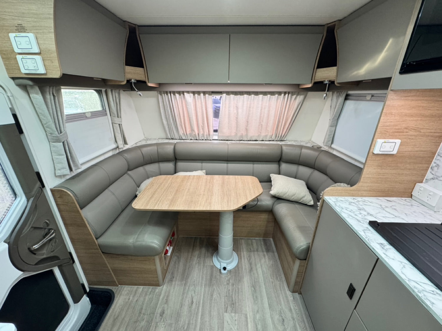 2023 Jayco Silverline 24.75-2