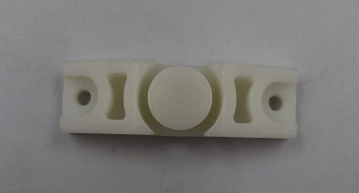 PLUG PLASTIC SADDLE 0084291