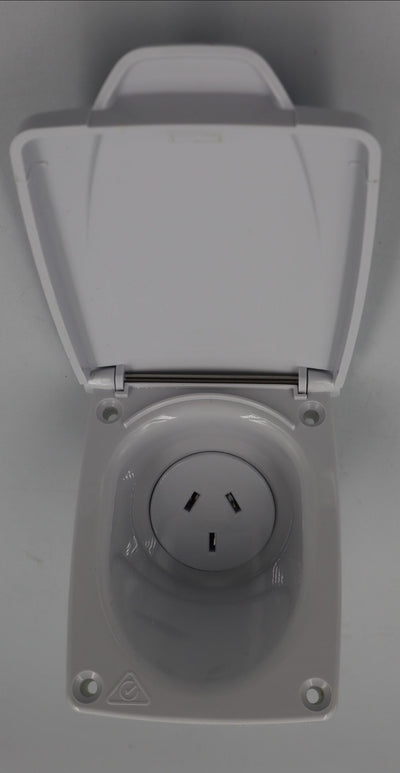 POWER OUTLET WHITE SINGLE  240V CMS