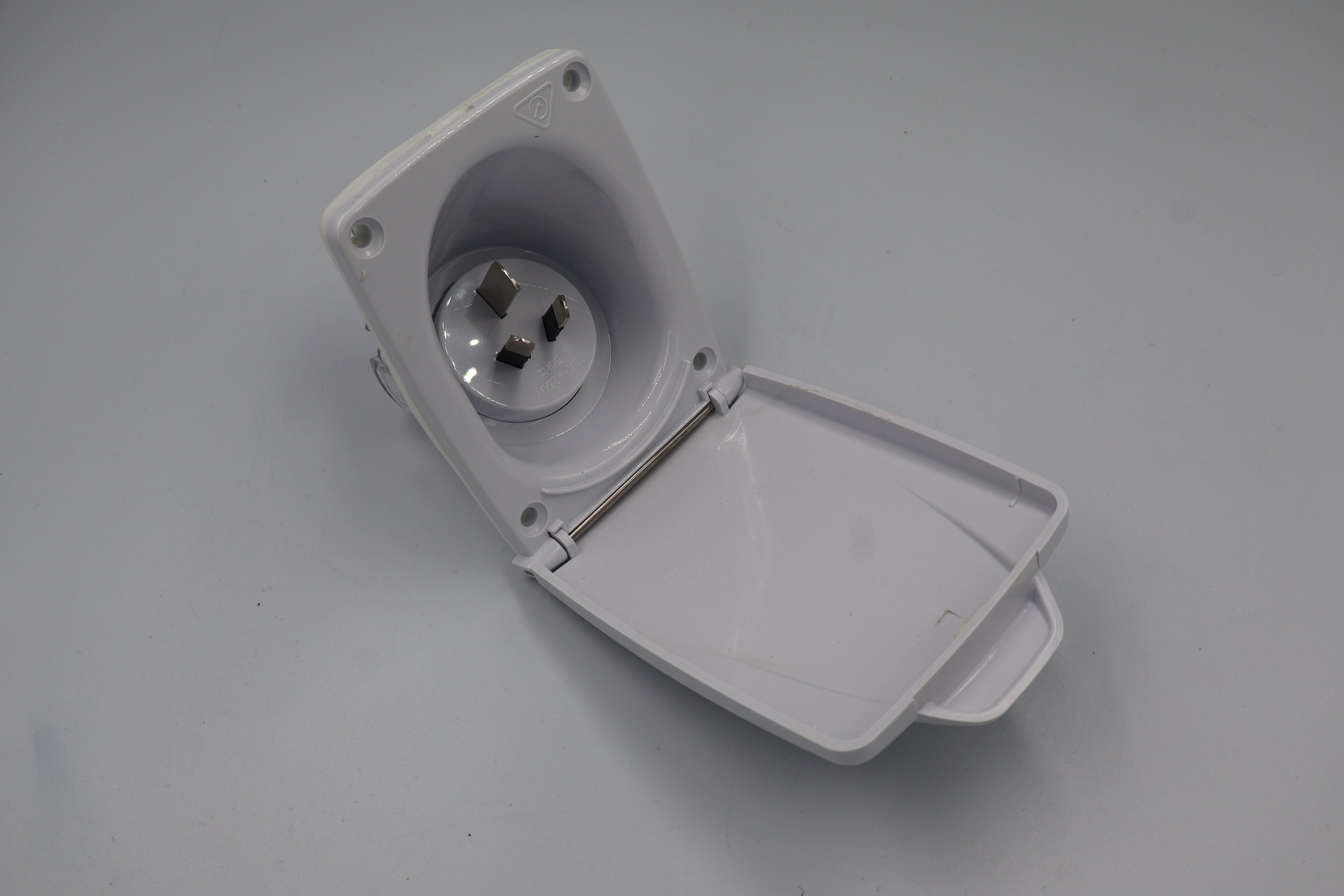 POWER INLET 240V CMS JIL15 WHITE
