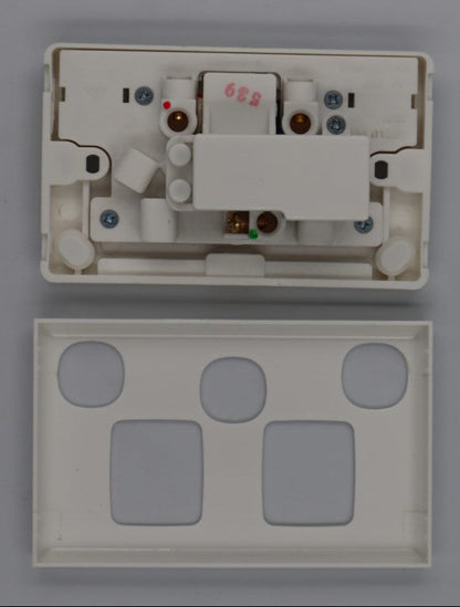 Power Point Double Pole 10a With Dual Usb Charger.C/W Cover Plate. P2d/ Usb